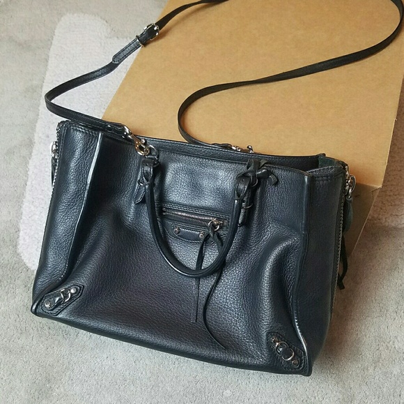 papier a6 balenciaga